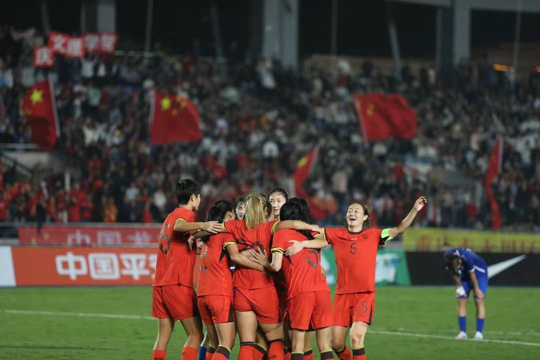 包含中国女足踢出精彩表现,球员技艺登峰造极!的词条 包含中国女足踢出精彩表现,球员技艺登峰造极!的词条