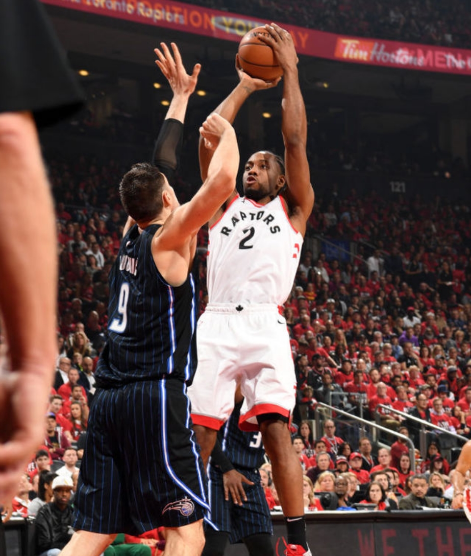 猛龙取得五连胜，伦纳德犹如战神