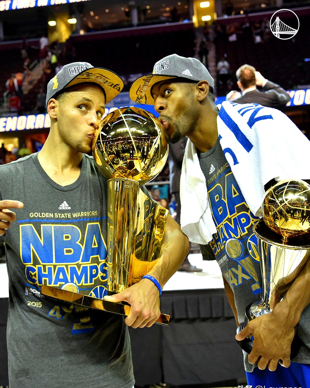 包含拉塞尔连得30+，为勇士取得一场胜利的词条