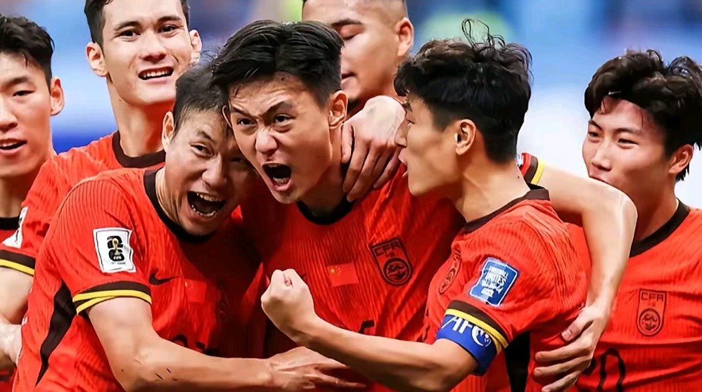 包含国内球员转会至海外球队，引发观众讨论的词条