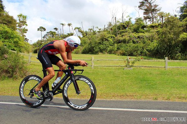 新西兰铁人三项赛选手夺冠