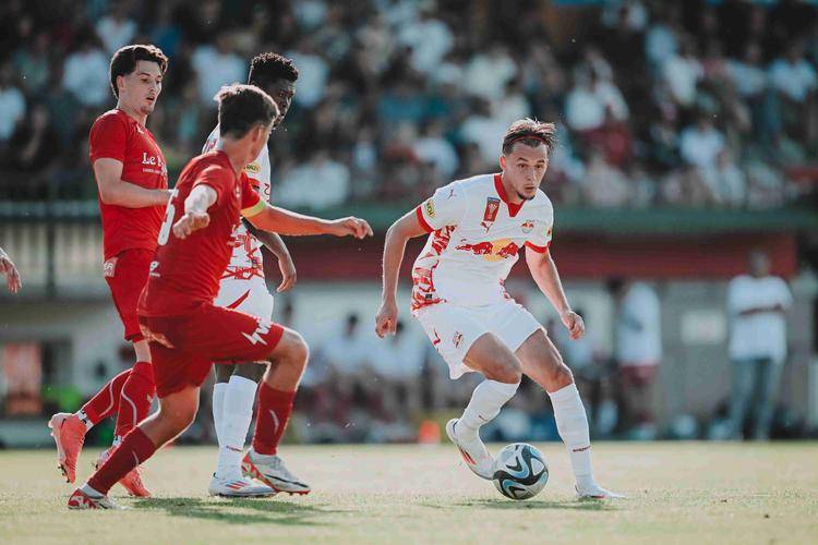 1xbet体育官方-包含进攻有力，实力悬殊出现分差的词条